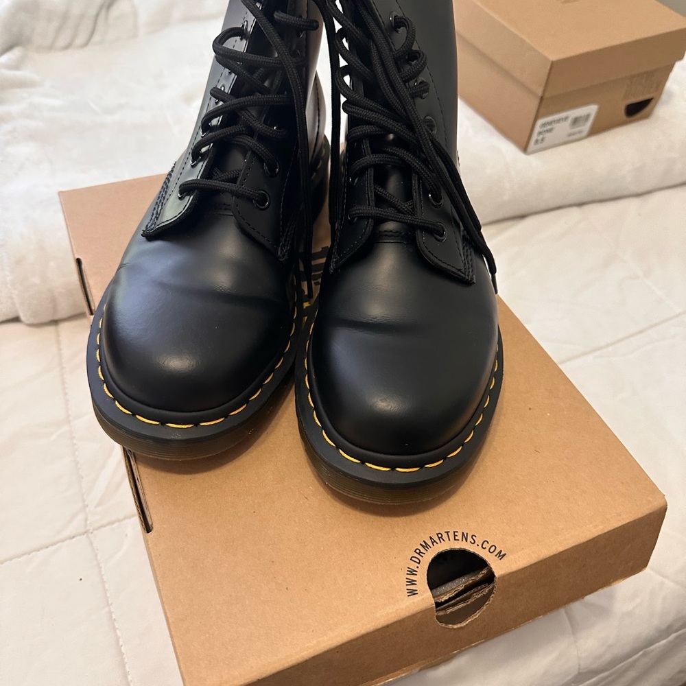 Dr. Martens - Picture 6 of 6